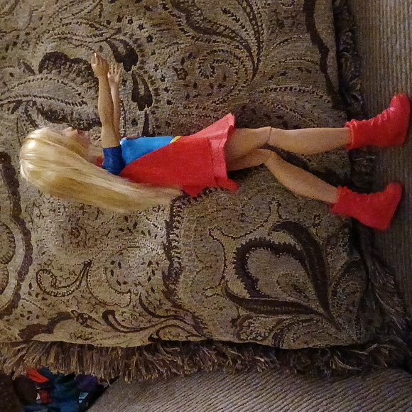 ❤️ FINAL REDUCTION. SUPERGIRL DOLL - Picture 2 of 5